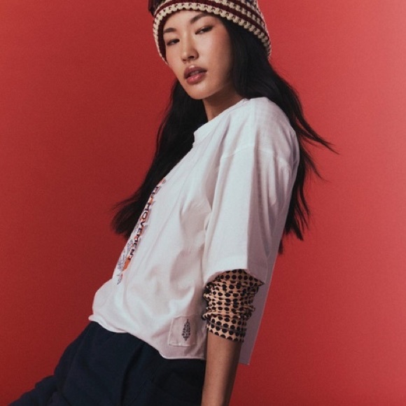 FP MOVEMENT Inspire Buti Logo Tee White NWT - Picture 2 of 8